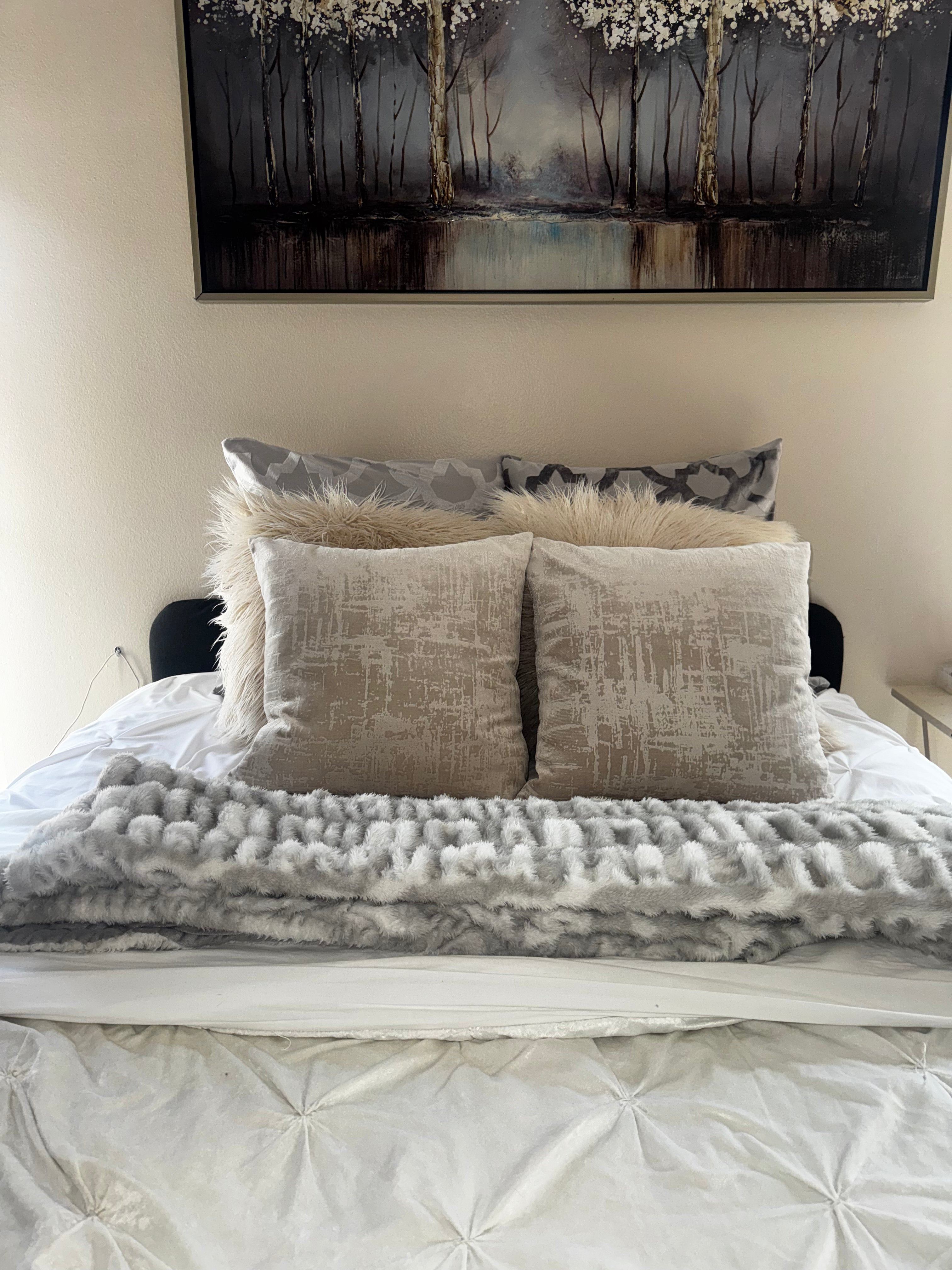 Z- Gallerie Bedding Set