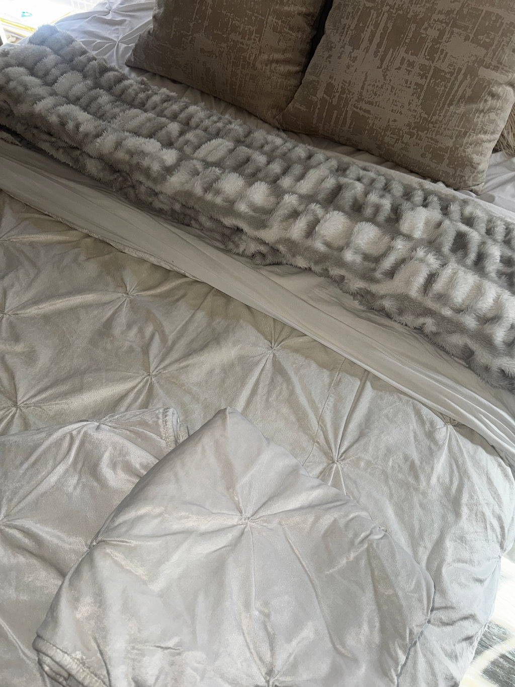 Z- Gallerie Bedding Set
