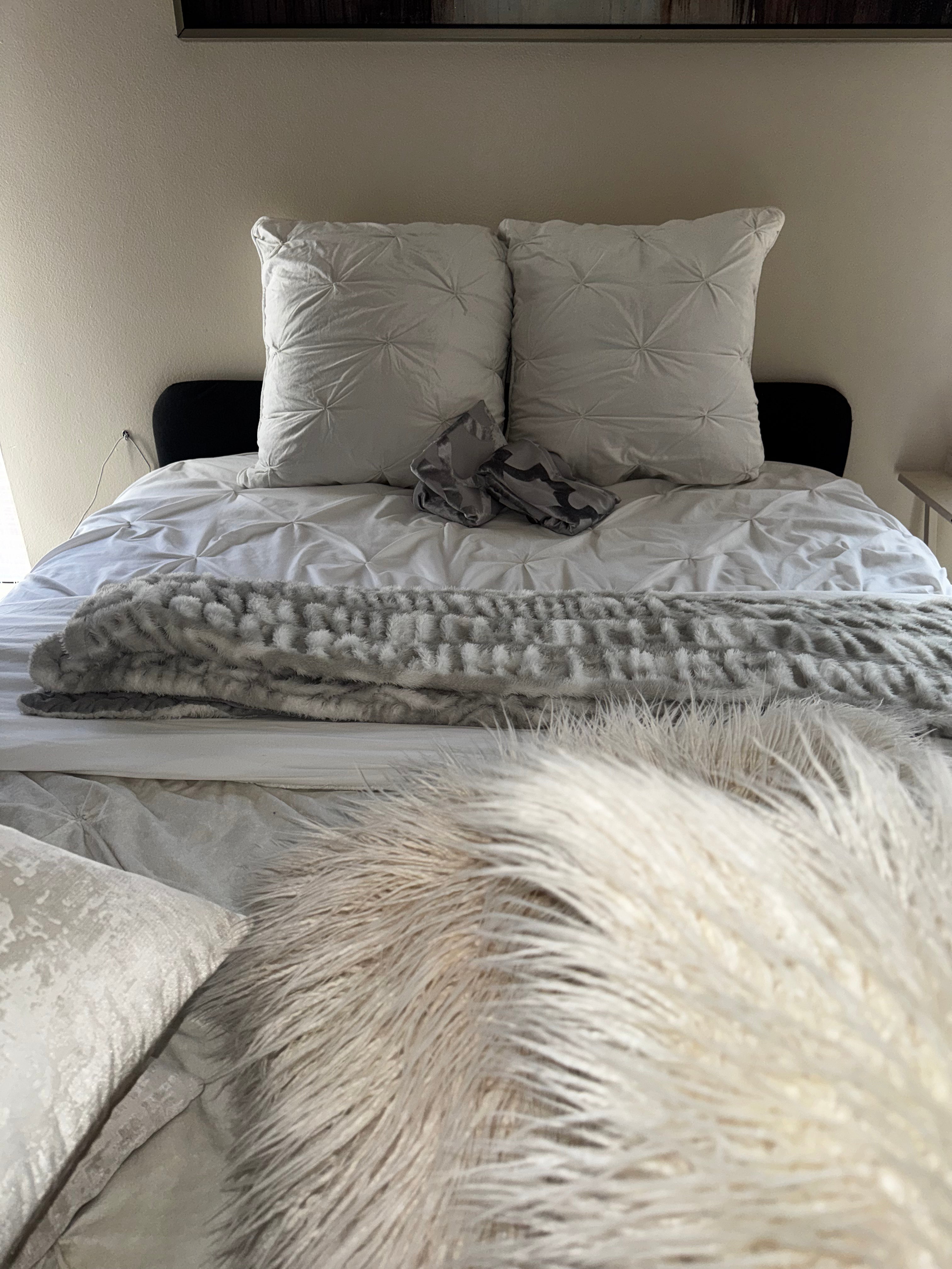 Z- Gallerie Bedding Set