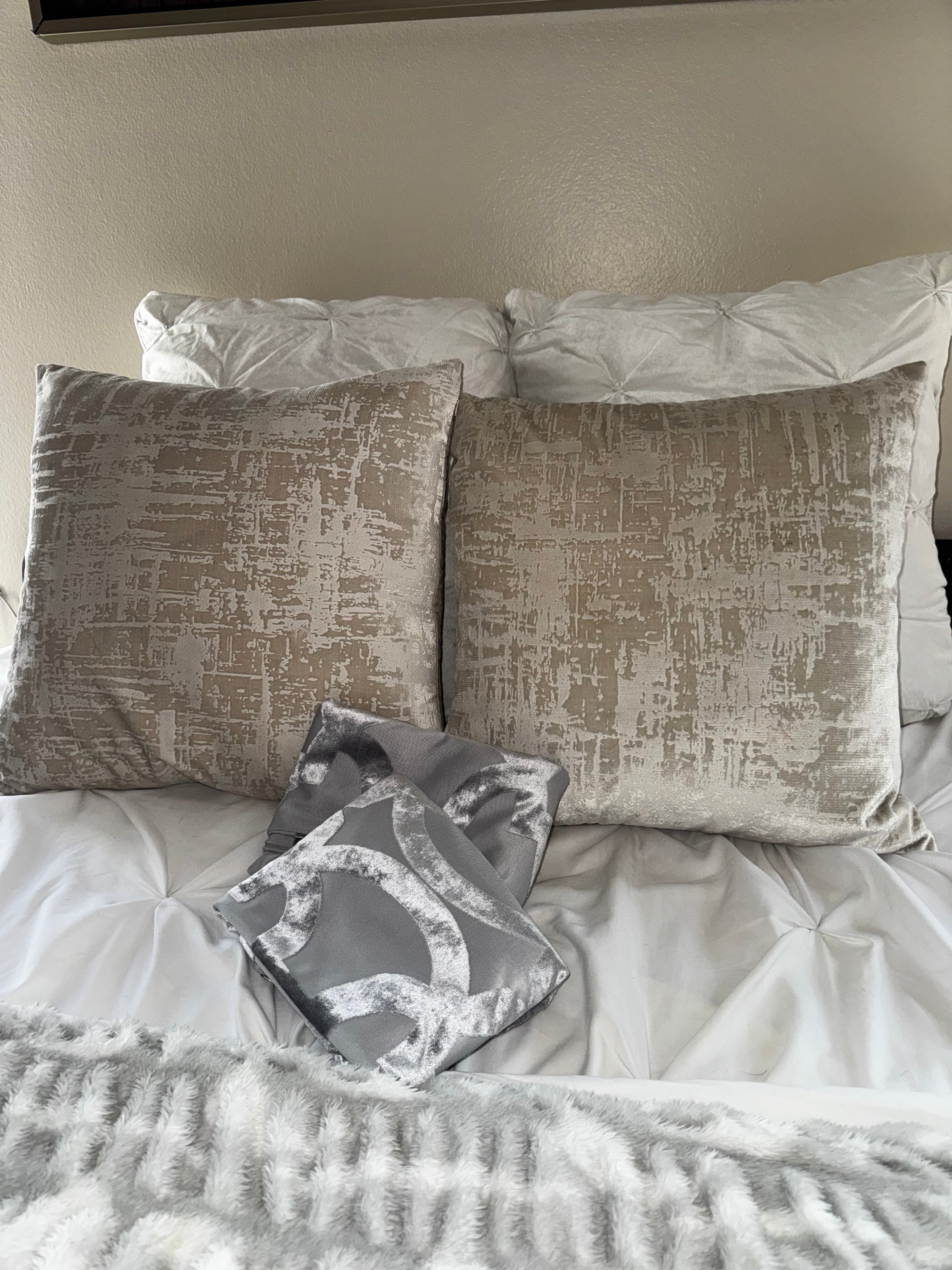 Z- Gallerie Bedding Set