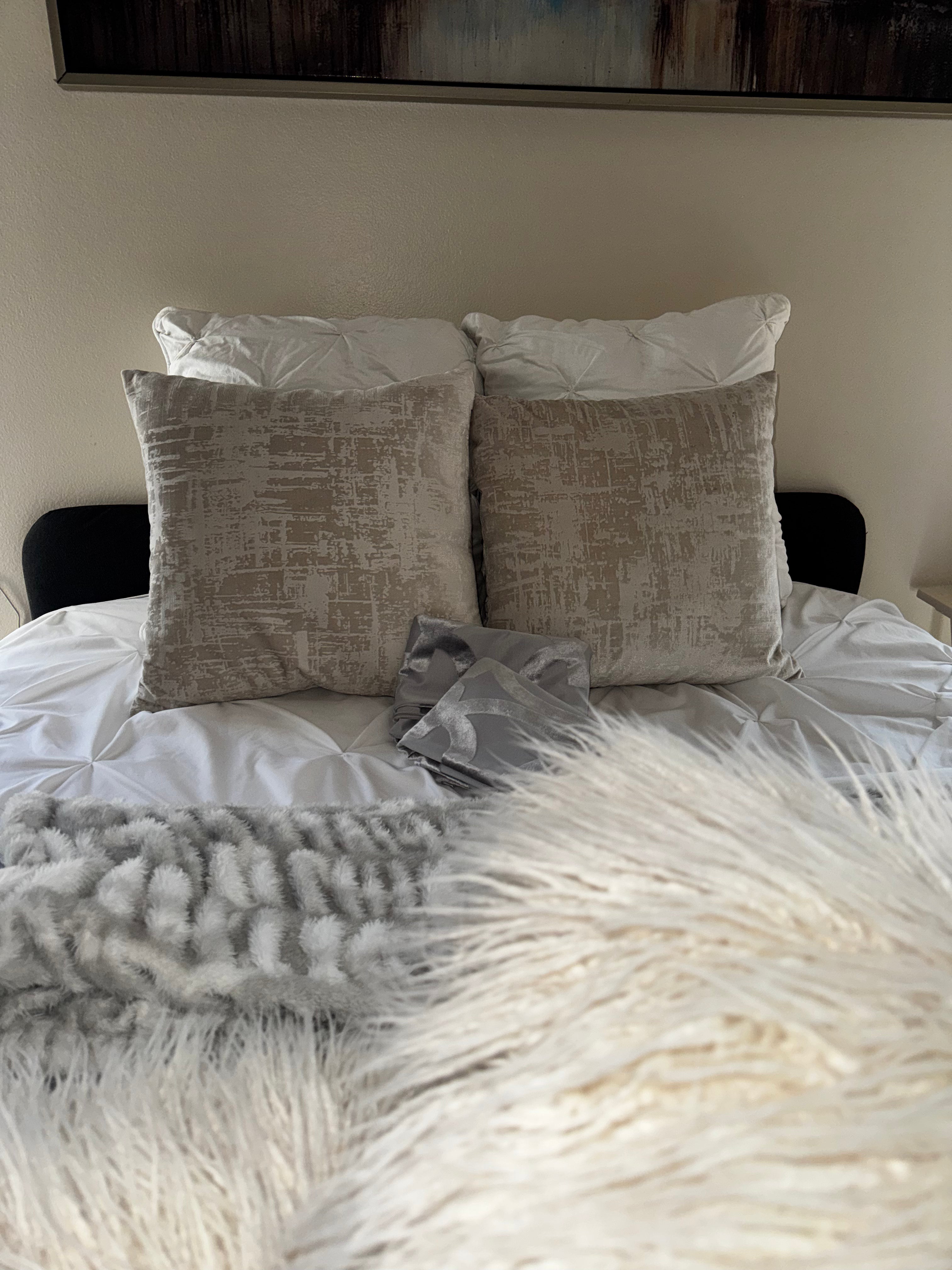 Z- Gallerie Bedding Set