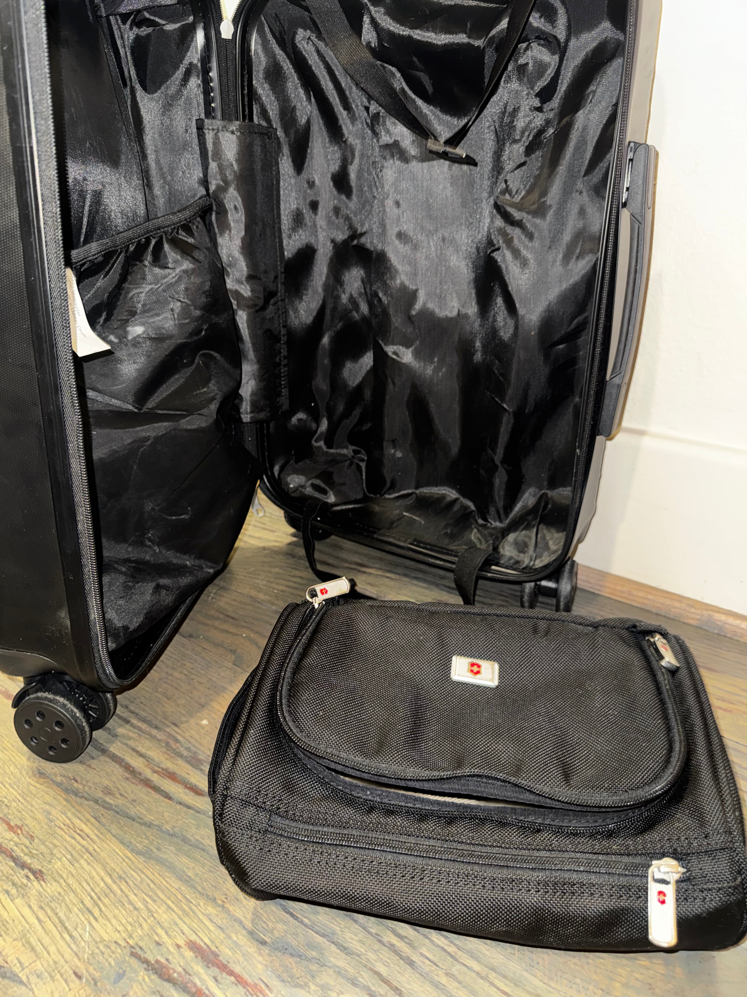 Carry-on Luggage Travel Set